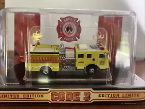 CODE 3 Collectibles City of Windsor Canada Seagrave Pumper #10, 1/64 Scale 02450 - Picture 1 of 3