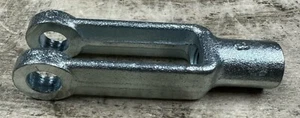 Triumph TR2, TR3, TR3A, TR3B & TR4 Hand Brake Cable Clevis, 582-760 - Bild 1 von 2