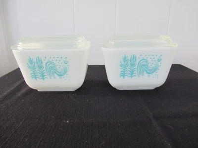 2 Pyrex Amish Butterprint Turquoise Refrigerator Dish 501 w/ Lid 1 1/2 Cup - Image 1 of 4