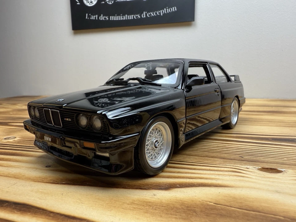 Bburago 1/24 - Bmw 3 Series M3 (E30) 1988 Black 1:24 - BU21100Z - [Neuf] - Photo 1/4