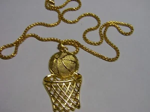 Goldene Basketball im Reifen Halskette 24" Kette - Bild 1 von 2