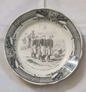 PLATO COLECCIONABLE ANTIGUO FRANCÉS SARREGUEMINES FRANCIA 'LA VIE MILITAIRE' - Imagen 1 de 9