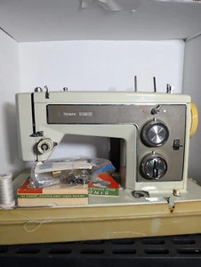 Vtg 5187 Sears Kenmore Sewing Machine W/ Foot Pedal & Case Tested Works Great - Picture 1 of 3