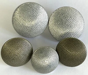 German WWII Pebbled Silver Aluminium Military Field Buttons (I) - Bild 1 von 2