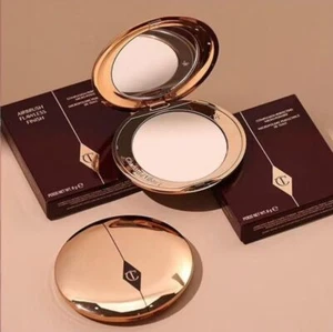 Charlotte Tilbury Airbrush Flawless Finish Puder volle Größe 8g Fair oder Medium - Bild 1 von 9