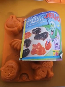 NUEVO 1998 2 moldes de gelatina de Halloween Jiggler murciélago calabaza gato bruja fantasma recetas - Imagen 1 de 4