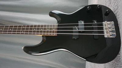 Baixo Squier PJ - Preto Japão - Imagem 1 de 4