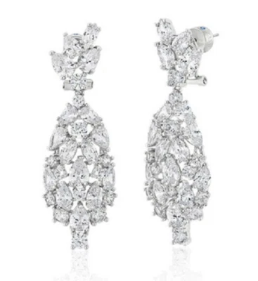 Pendientes colgantes con racimo de circonitas cúbicas brillantes creados en laboratorio de 9,80 quilates para mujer Foto 1 de 4