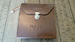 Vintage Canon Flash Unit B-II & Extender For Rangefinder Cameras w/ Case. - Picture 1 of 8