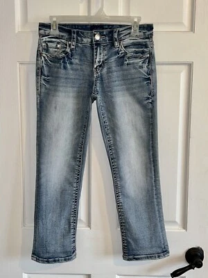 Pantalones de mezclilla Daytrip VIRGO talla 25 The Buckle Capri lavados a la piedra 29 x 24 usados en excelente estado elásticos Foto 1 de 4