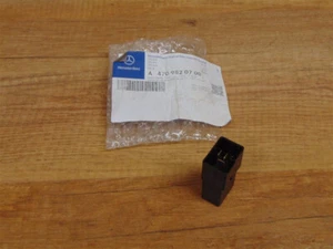 Relay, Light Function Genuine Mercedes OM470 - A4709820700 - Picture 1 of 1