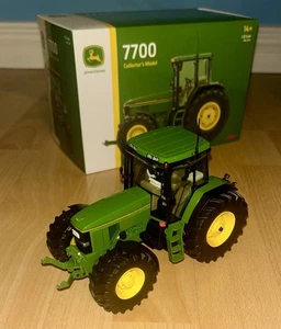 Schuco John Deere 7700 1:32 Scale - Dealer Box! - Bild 1 von 4