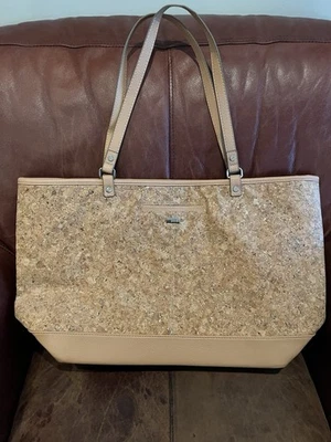 Сумка с короткими ручками Jewell by Thirty One пробковая. Новый, без ярлыков, никогда не использовался. Отличное состояние товара - Изображение 1 из 4