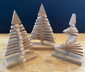 1 Solid Oak - Handmade - Christmas Tree Table Decoration / XMAS Gift. 23cm high - Picture 1 of 7