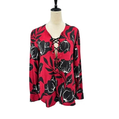 Blusa floral de manga larga con cuello en V profundo roja y negra Fifteen Twenty XS Foto 1 de 4