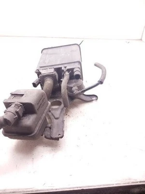 Scion XA 2004 1,5 L 4 cilindros montaje de bote de vapor de combustible  Foto 1 de 4