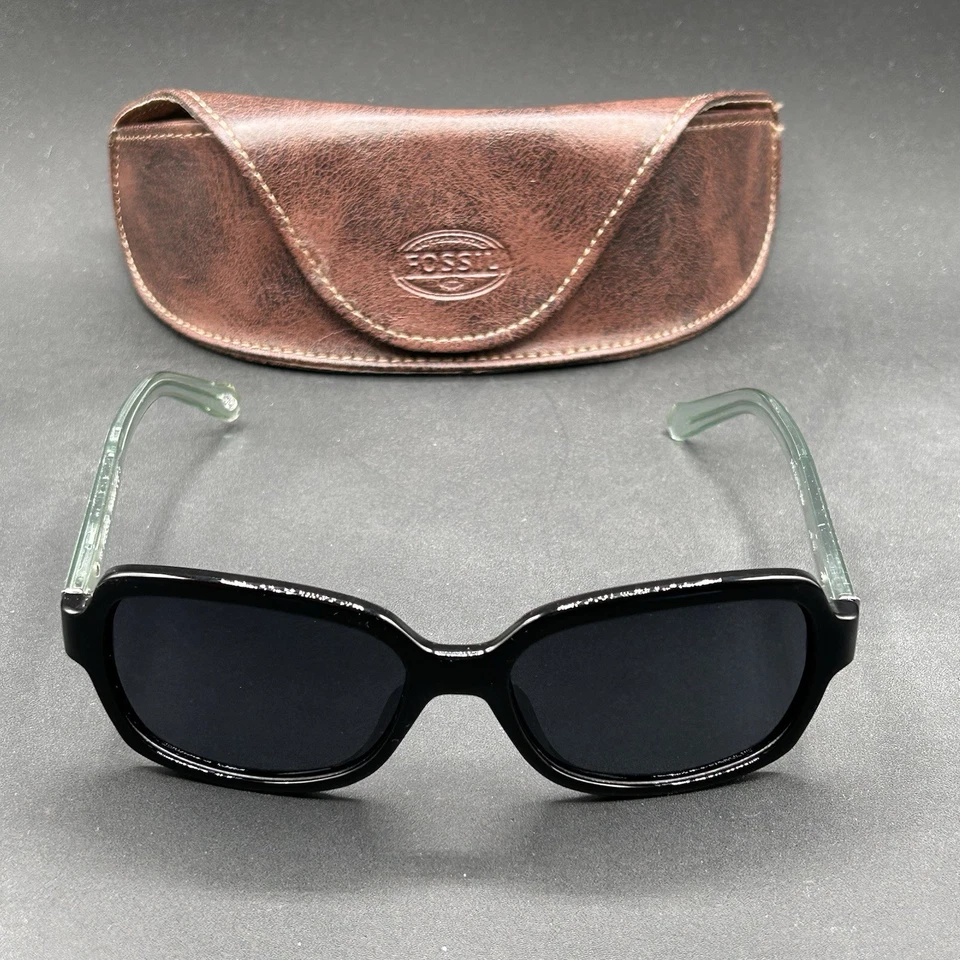 Gafas de sol Fossil FOS2027/P/S DD9P negras y como nuevas polarizadas 135 usadas con estuche Foto 1 de 4