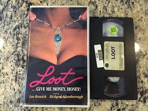 LOOT RARE CLAMSHELL VHS! NOT ON U.S DVD! 1970 LEE REMICK, RICHARD ATTENBOROUGH! - Picture 1 of 3