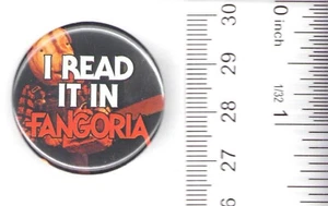 I READ IT IN FANGORIA - Motel Hell Promotion Pin NEU - Bild 1 von 1