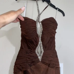 Abito vintage anni 90 Y2K marrone argento perline ballo Halter ritagliato dietro gotico taglia 8 - Foto 1 di 14