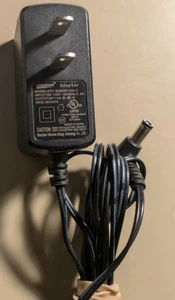 Dokocom AC/DC Adapter Model # STC-Q090901000-Z Output : 9V...1A - Picture 1 of 4