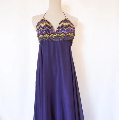 Vestido de graduación formal sin espalda con lentejuelas con cuentas púrpura Jovani talla 2 Foto 1 de 4