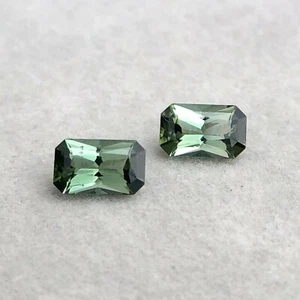 2.09 CTS_EXCELENTE CORTE RADIANTE 100% NATURAL MUSGO VERDE TURMALINA PAR!! - Imagen 1 de 1