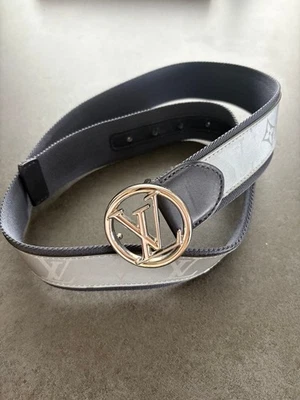 Louis Vuitton Auténtico Monograma Patrón Cinturón Cuero Hombre Talla 95cm Color Gris Foto 1 de 4