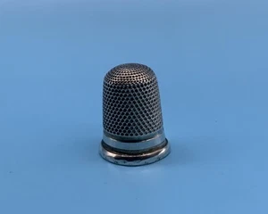 ANTIQUE VICTORIAN SOLID SILVER THIMBLE HALLMARKED BIRMINGHAM 1884 - Picture 1 of 8