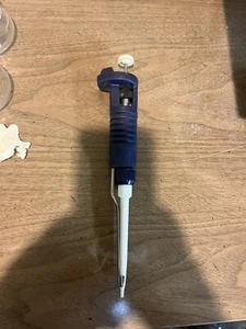 Ulster Scientific, Inc. 0,5-10 Up verstellbare Lautstärke-Pipette V3-Serie - Bild 1 von 1
