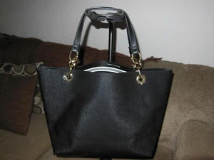 Tommy Hilfiger Tragetasche auswendbar schwarz und gestreift  - Bild 1 von 4
