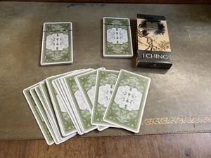 I CHING MAZZO TAROCCHI COMPLETO ED LO SCARABEO 2003 - Foto 1 di 2