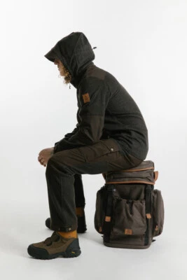 ANAR Sitzrucksack HETTA braun Wandern Angeln Naturwanderungen