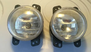 A045048 Jeep Chrysler Dodge fog lights (pair) - Picture 1 of 2