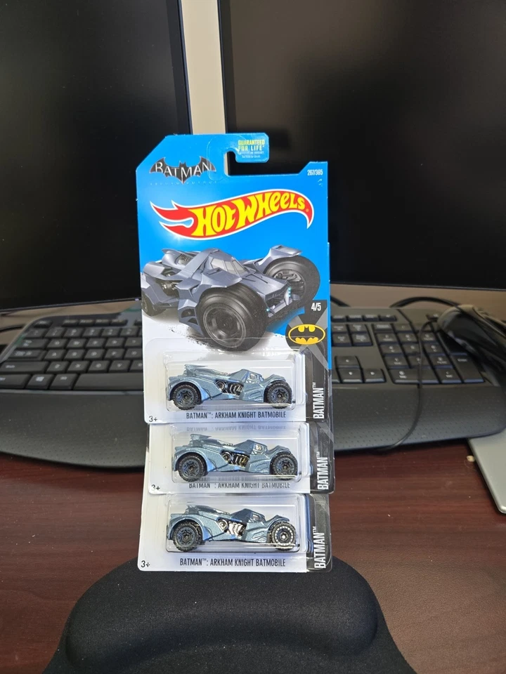 Batimóvil Arkham Knight 2016 Hot Wheels Batman 4/5 gris lote de 3 Foto 1 de 2
