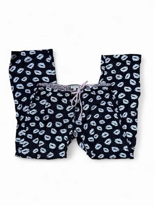 Pantalones Cortos de Salón PJ Salvage Blanco Estampado de Labios - Ropa de Dormir Y2K, Estampado de Beso Metálico Foto 1 de 4