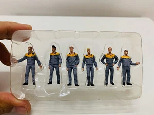 1:50 Scale Plastic Model Liebherr Engineering Worker Figure 3.7CM(1.45") 6 Pcs ! - Picture 1 of 3