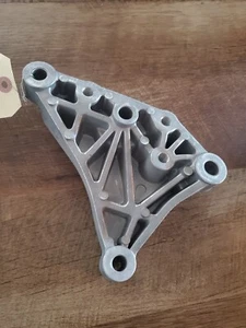 2018-2019 Jeep Compass Isolator Mount MOPAR 68253040AA - NEW - Picture 1 of 4