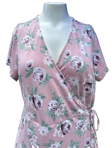 Just Be Kleid Plus 1X Rosa Rose Blumen Seitenbindung Faux Wickel Flügelärmel Surplice - Bild 1 von 12