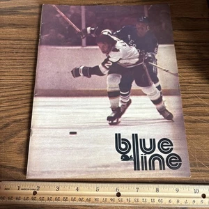 1977 Blueline New England Whalers v Bobby Hull Jets WHA Hockey Magazine Hartford - Picture 1 of 20