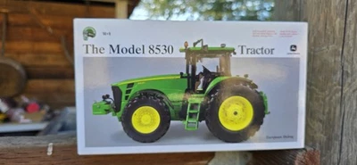 Coleccionable ERTL JohnDeere Serie II Precisión-El MODELO 8530 TRACTOR Nuevo En CAJA Foto 1 de 4