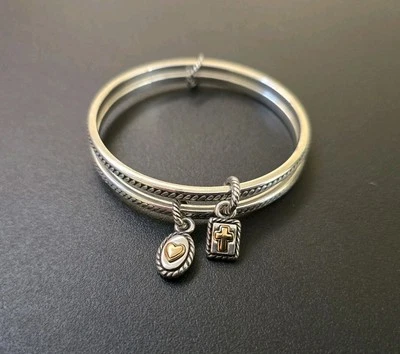 Pulsera Brighton con dije de corazón y cruz de plata pura Foto 1 de 4