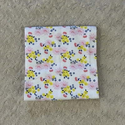 Manta de recepción de bebé floral Simple Joys by Carter's amarillo blanco rosa flores Foto 1 de 4