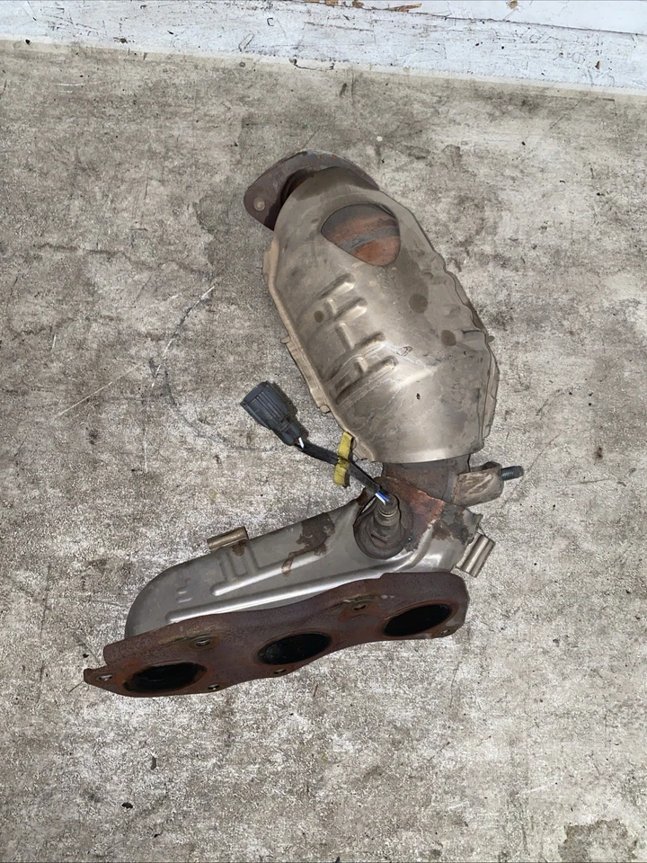 Colector de escape izquierdo del lado del conductor Toyota Sienna 2007-2010 3,5 L OEM Foto 1 de 4