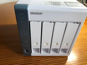 QNAP NAS TS-431P3 / 4 Bay / 2GB RAM / Testinstallation mit 4 SSDs (512 GB) - Bild 1 von 3