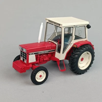 CASE INTERNATIONAL  844-SB  TRACTOR   1/32 - Image 1 of 4