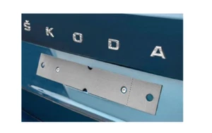 Original Skoda Unterlage für Kennzeichen KEA075004 - Bild 1 von 1