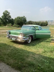 1958 Pontiac Parisienne - Limewire Green and Chrome - Picture 1 of 19