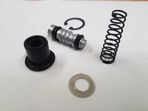 Rear Master Cylinder Repair Kit Front For Suzuki GSX 750FK-FP - Picture 1 of 1