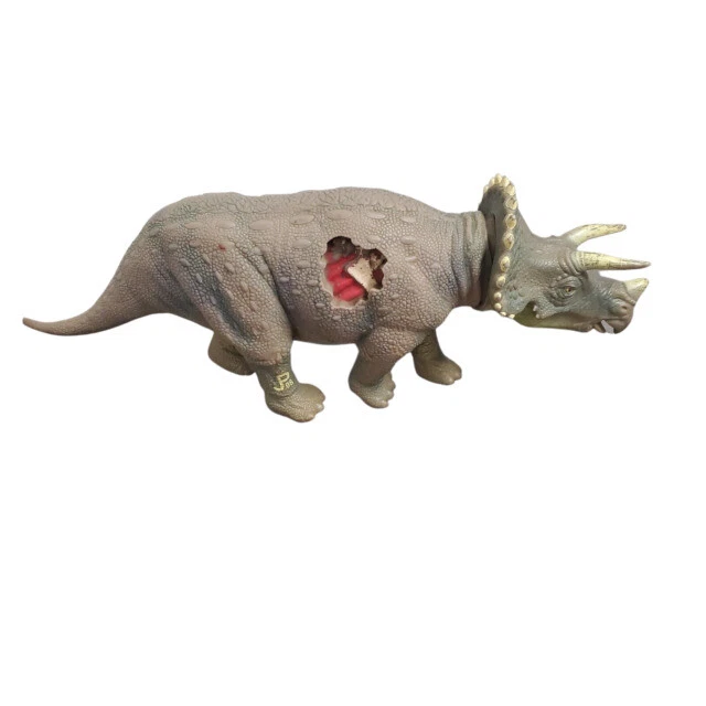Kenner Jurassic Park - Triceratops with Head Ramming Attack and Removable Damage Wound (61014)